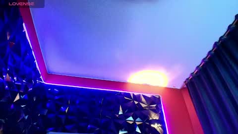 Tammy sutra online show from May 13, 8:25 pm