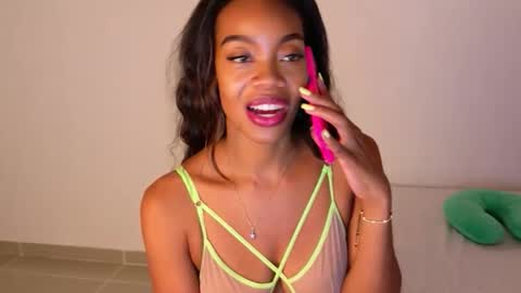 tamylynn online show from May 5, 1:52 am