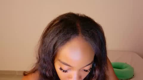 tamylynn online show from May 7, 1:54 am