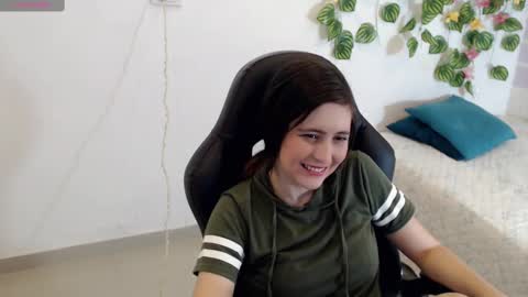 Tania  online show from February 13, 4:39 pm