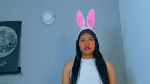 T A N I A  online show from March 30, 12:49 pm