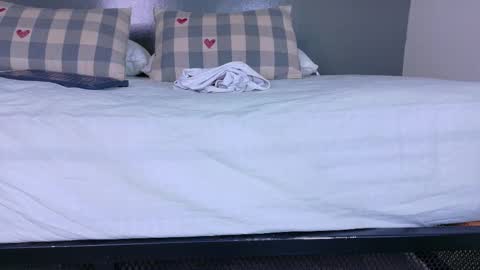 T A N I A  online show from March 24, 12:10 pm