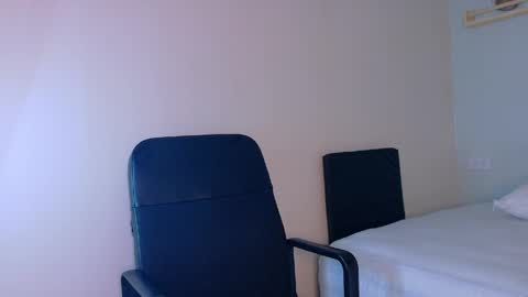 T A N I A  online show from April 4, 12:15 pm