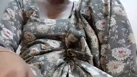taniya_roy4628 online show from May 25, 10:58 am
