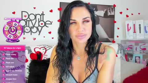 Snapshot of tara_bloss chatting on February 17, 3:47 am Tara online show from February 17, 3:47 am