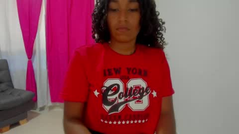 tara_thonson online show from April 4, 7:23 pm