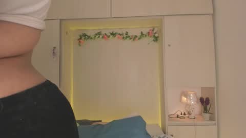  T A R A  online show from February 25, 4:22 am