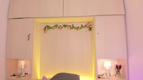  T A R A  online show from November 22, 4:26 am