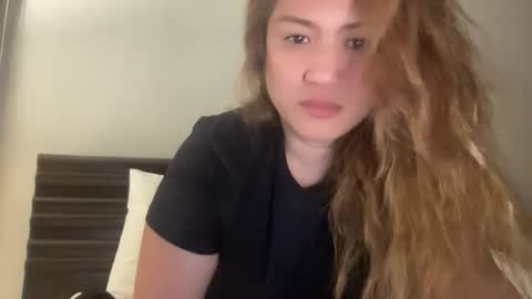 Snapshot of tastyzhamae chatting on October 1, 6:24 pm Mae online show from October 1, 6:24 pm