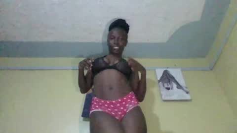 Snapshot of tat493864 chatting on October 23, 4:02 pm tat493864 online show from October 23, 4:02 pm