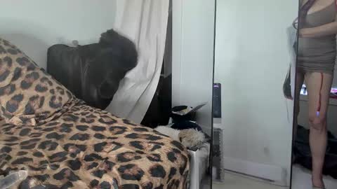 Apple Jucy online show from April 12, 11:46 am