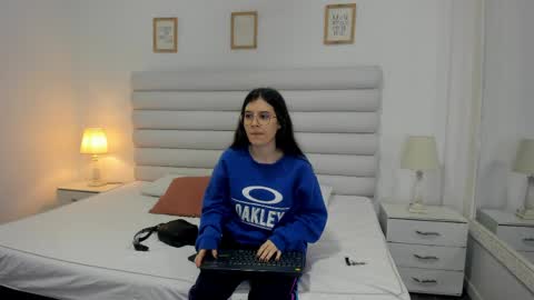tatiana_arboleda online show from May 7, 3:11 am