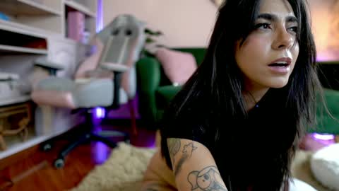 Nathalie Hardy  online show from February 6, 7:17 pm