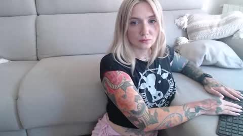 tattoobbgirl online show from September 20, 2:26 pm