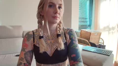 tattoobbgirl online show from May 2, 3:59 pm