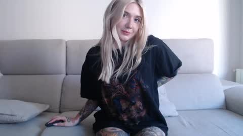 tattoobbgirl online show from September 14, 11:30 am