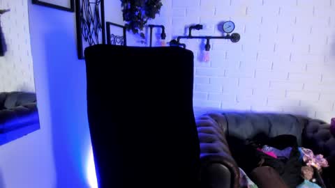Tatty online show from December 2, 7:03 pm