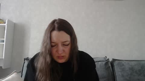 Snapshot of taxxxu chatting on February 16, 8:43 am Diana online show from February 16, 8:43 am