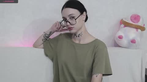 Taya online show from September 22, 7:01 pm