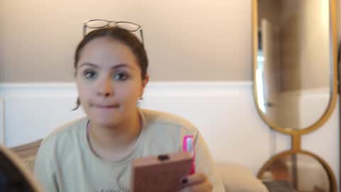 Teylor  Kim online show from October 22, 7:41 pm