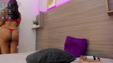 taylor_colores online show from September 9, 1:33 pm