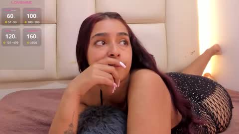 taylor_colores online show from November 13, 1:21 pm