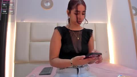 taylor_colores online show from November 6, 1:39 pm