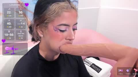 taylor_cupper_ online show from October 5, 8:47 pm