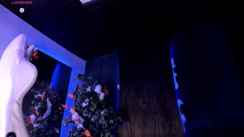 Taylor  Help me to get 100 thumbs up online show from October 31, 5:06 pm