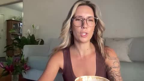 Taylor online show from March 19, 10:58 pm