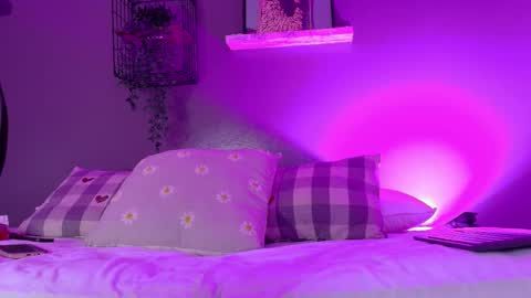 TAYLOR  online show from December 4, 11:45 am