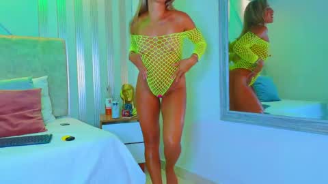 tayra online show from May 13, 8:14 pm