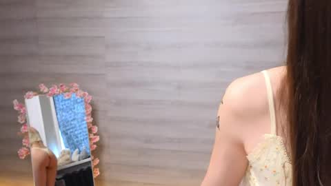Belle online show from May 18, 3:16 am