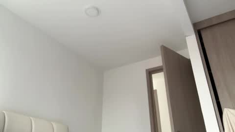 Amy No penetration Virgiin giirl online show from May 14, 12:22 pm