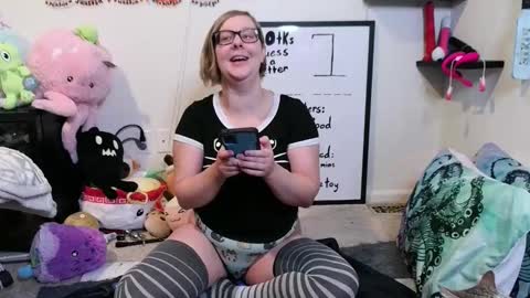 Pixie Pix or Pickle online show from November 26, 11:17 pm