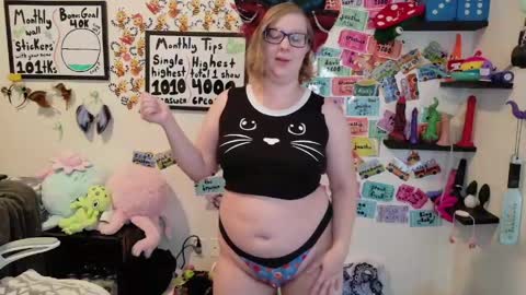 Pixie Pix or Pickle online show from May 18, 10:16 pm