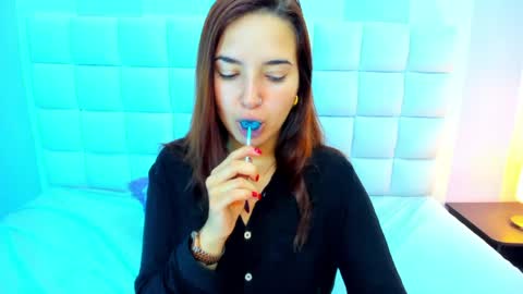 Teresa online show from May 19, 1:29 pm