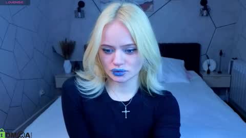 Tessa online show from March 9, 9:01 am