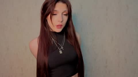 Mary online show from April 19, 3:23 pm