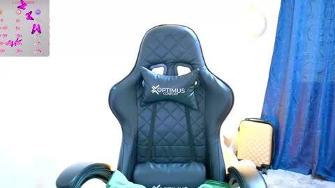 Tessy online show from November 4, 2:33 pm