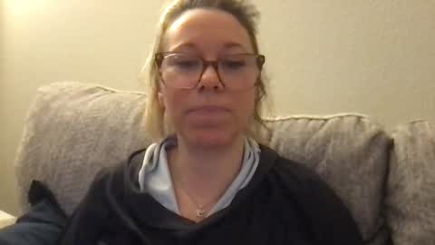 Daphne Summers online show from April 30, 1:33 am