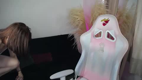 teylo_80as online show from March 26, 12:40 pm