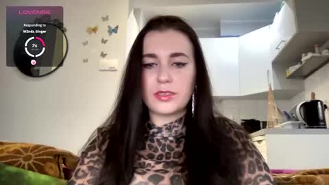 Snapshot of teylor_l chatting on December 19, 1:51 pm Teylor online show from December 19, 1:51 pm