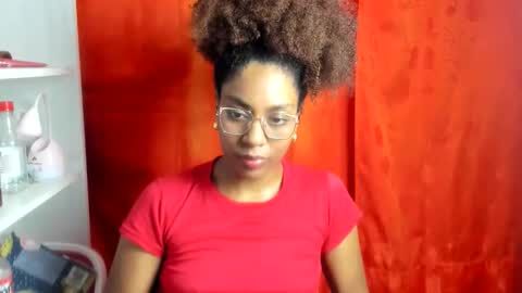 thaimy_ online show from May 21, 3:15 am