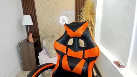 Sweet Thais  online show from October 18, 1:03 pm