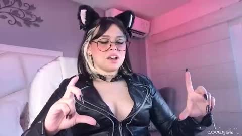 Thalia21 online show from October 25, 11:33 pm