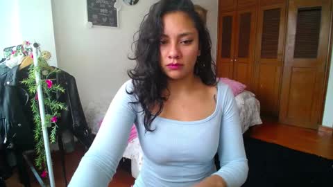 Snapshot of thaliacooper chatting on February 25, 5:30 pm online show from February 25, 5:30 pm