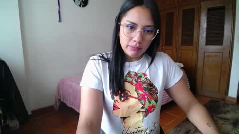 Snapshot of thaliacooper chatting on September 30, 5:40 pm online show from September 30, 5:40 pm