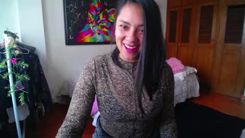 Snapshot of thaliacooper chatting on December 2, 8:42 pm online show from December 2, 8:42 pm