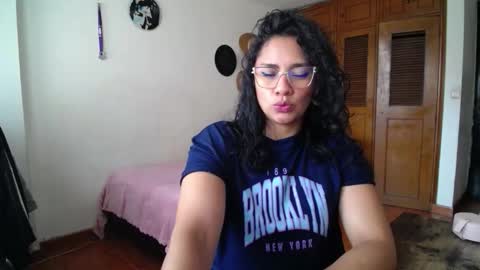 Snapshot of thaliacooper chatting on September 12, 6:26 pm online show from September 12, 6:26 pm